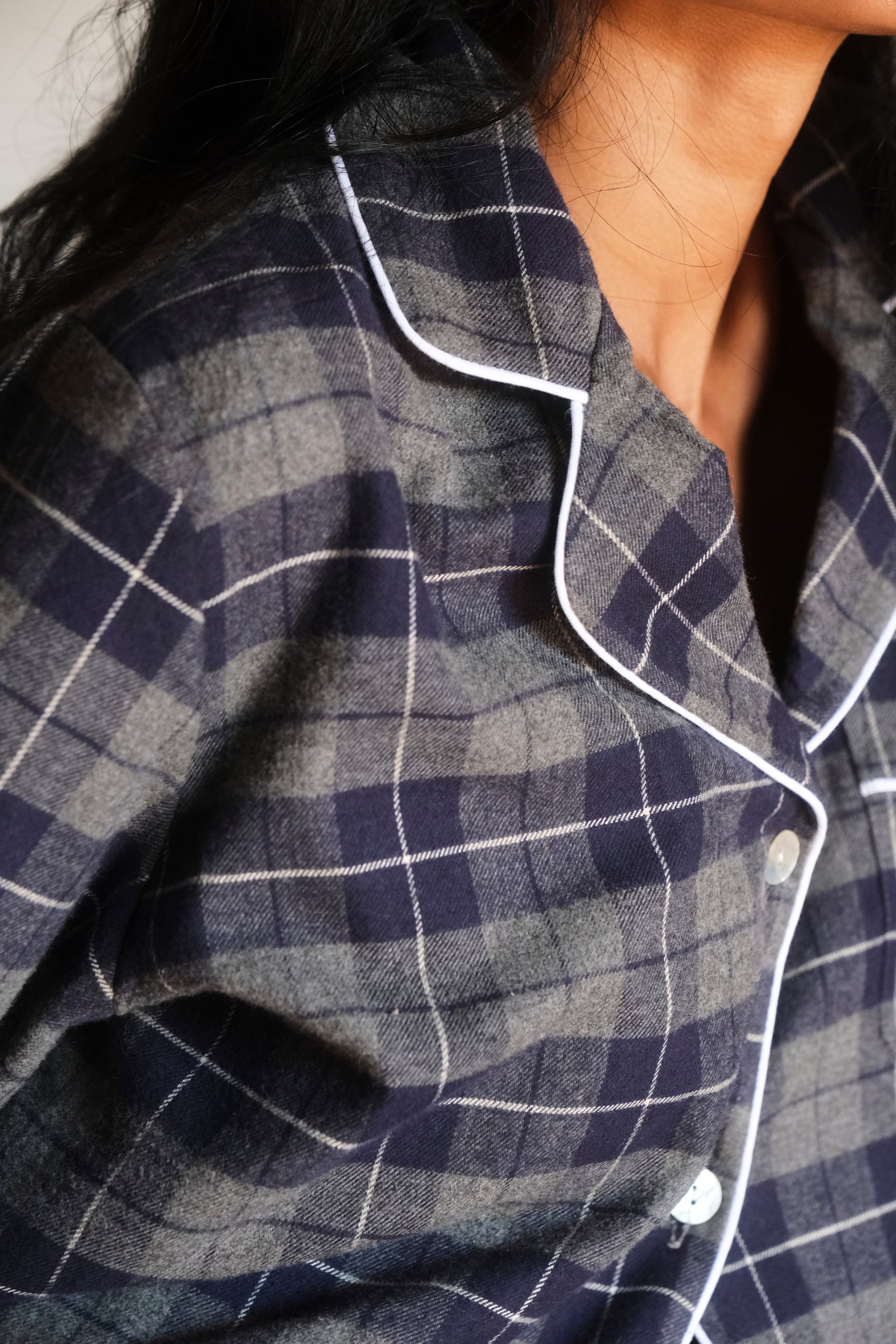 Pyjama à carreaux bleu marine pour femme