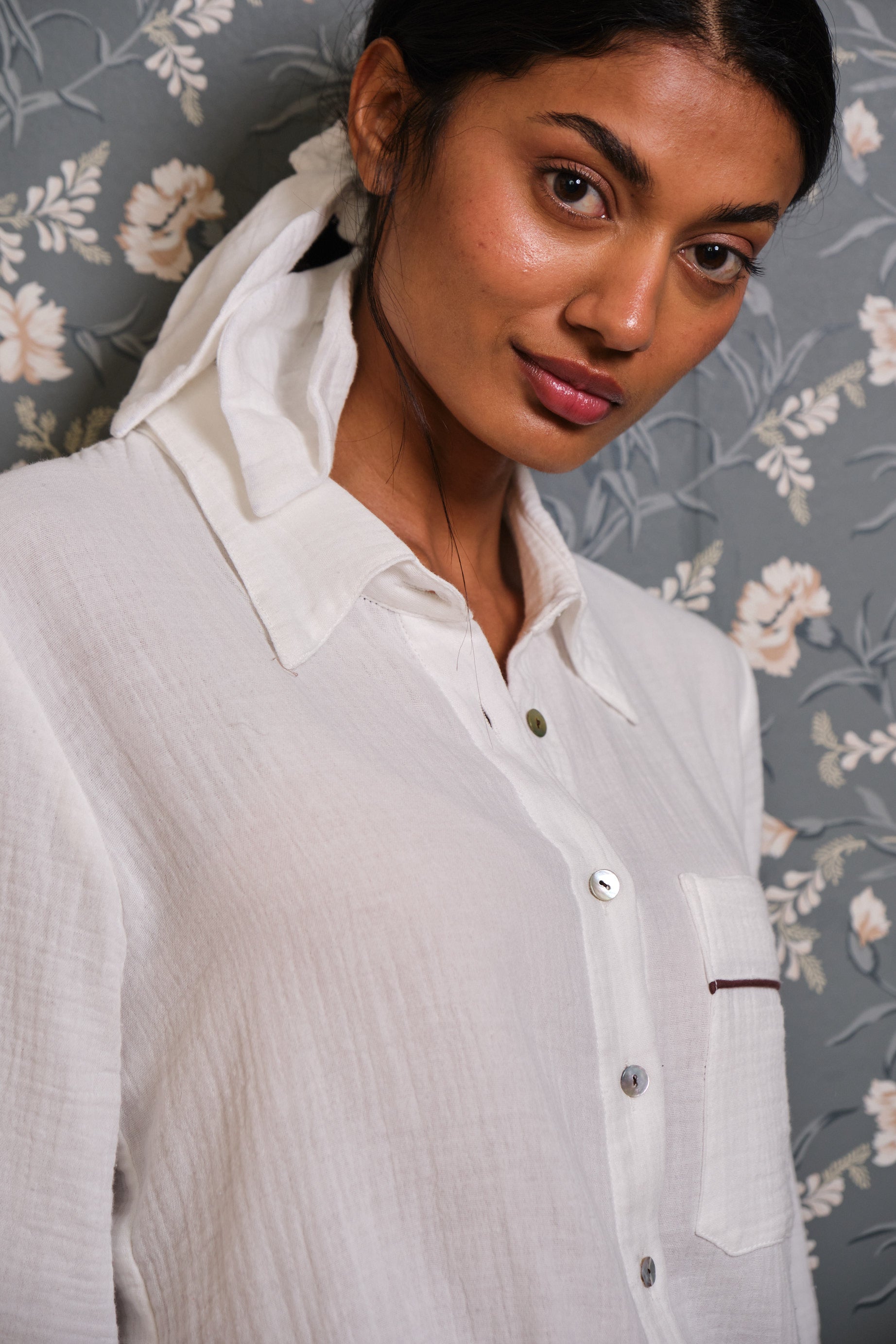 Camisola Bambula Blanco con vivo Tostado