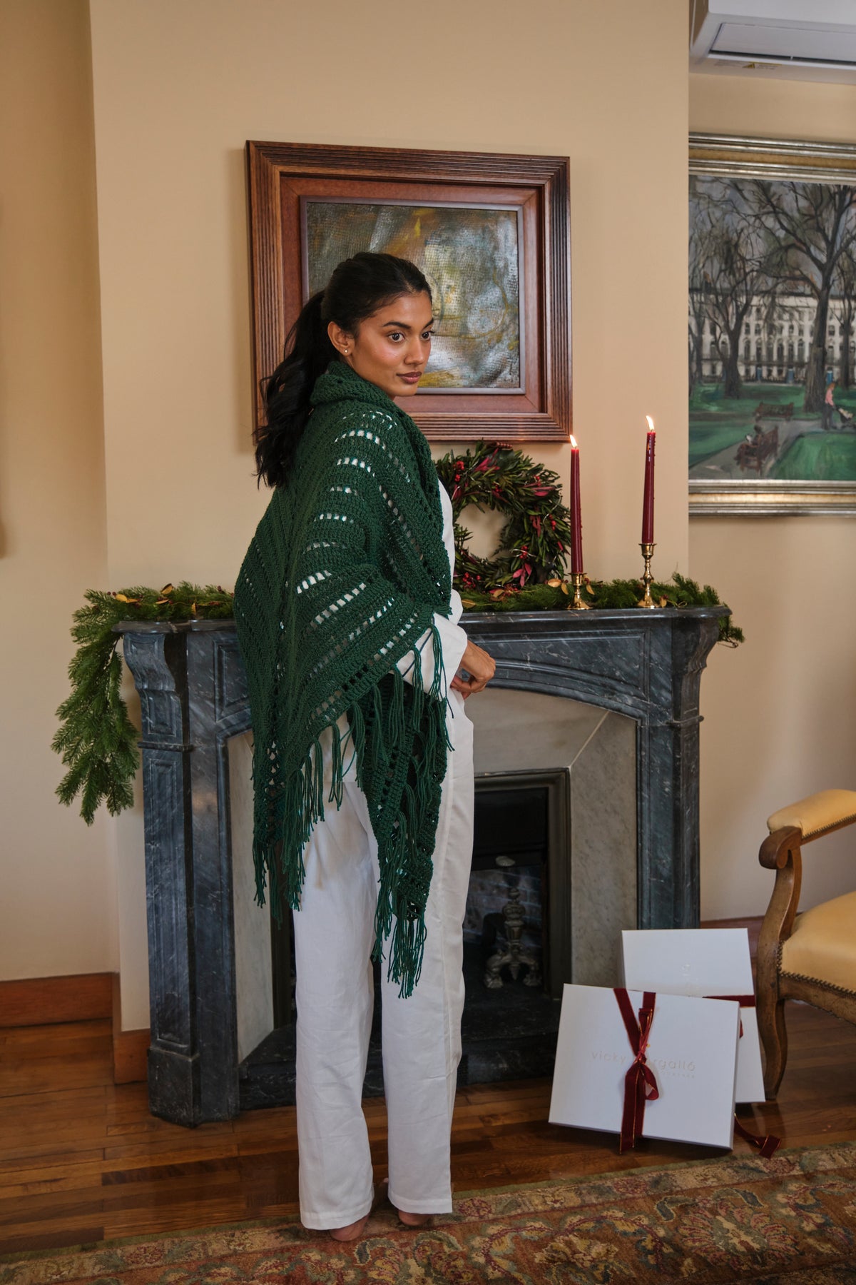 Chal de lana merino tejido a mano verde oscuro – foto 9