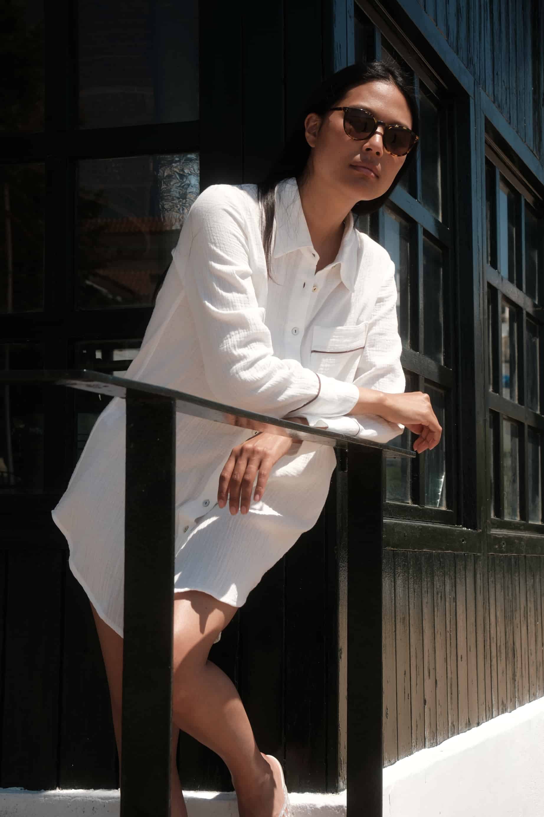 Camisola Bambula Blanco con vivo Tostado