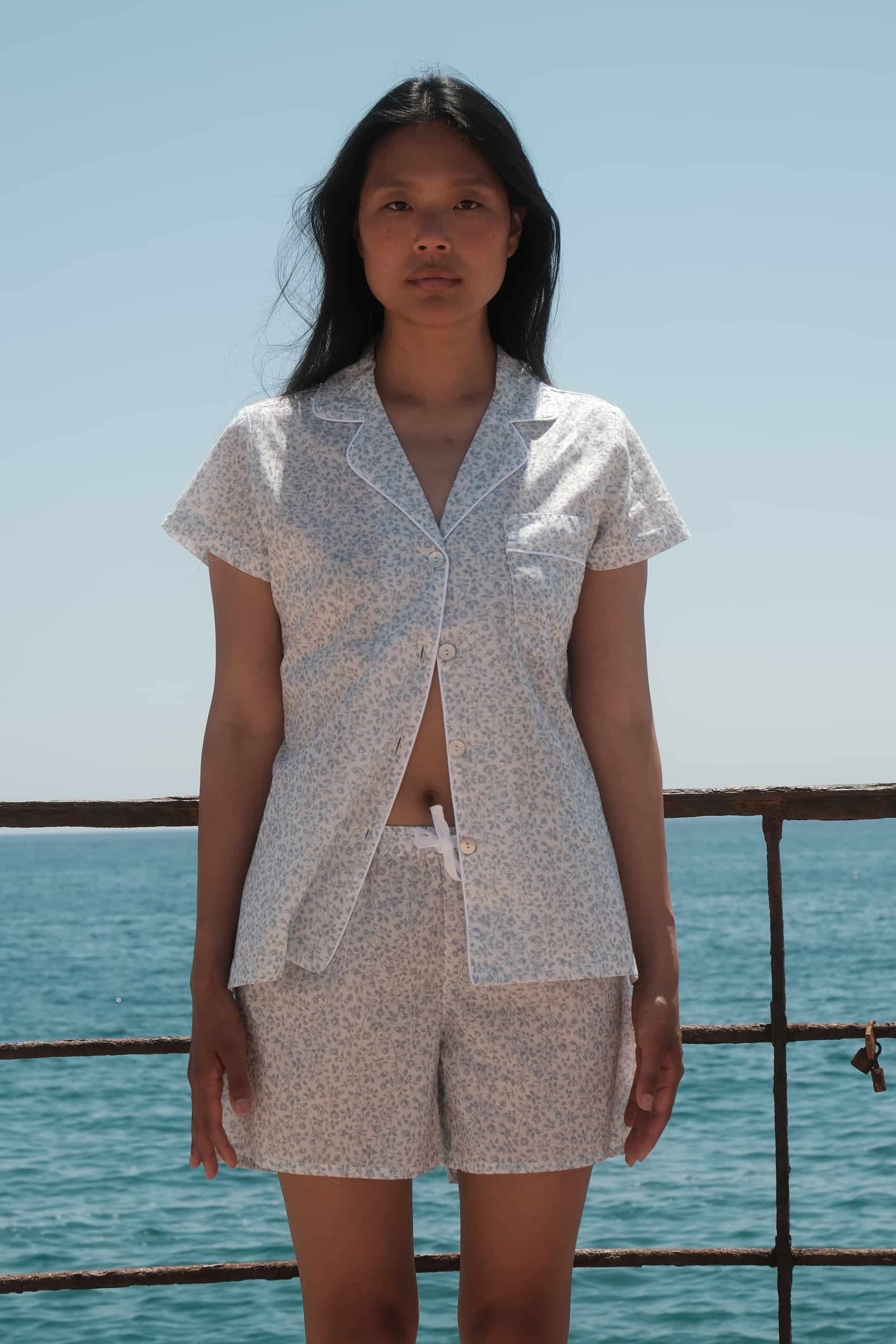 Pyjama Court à Fleurs Bleues