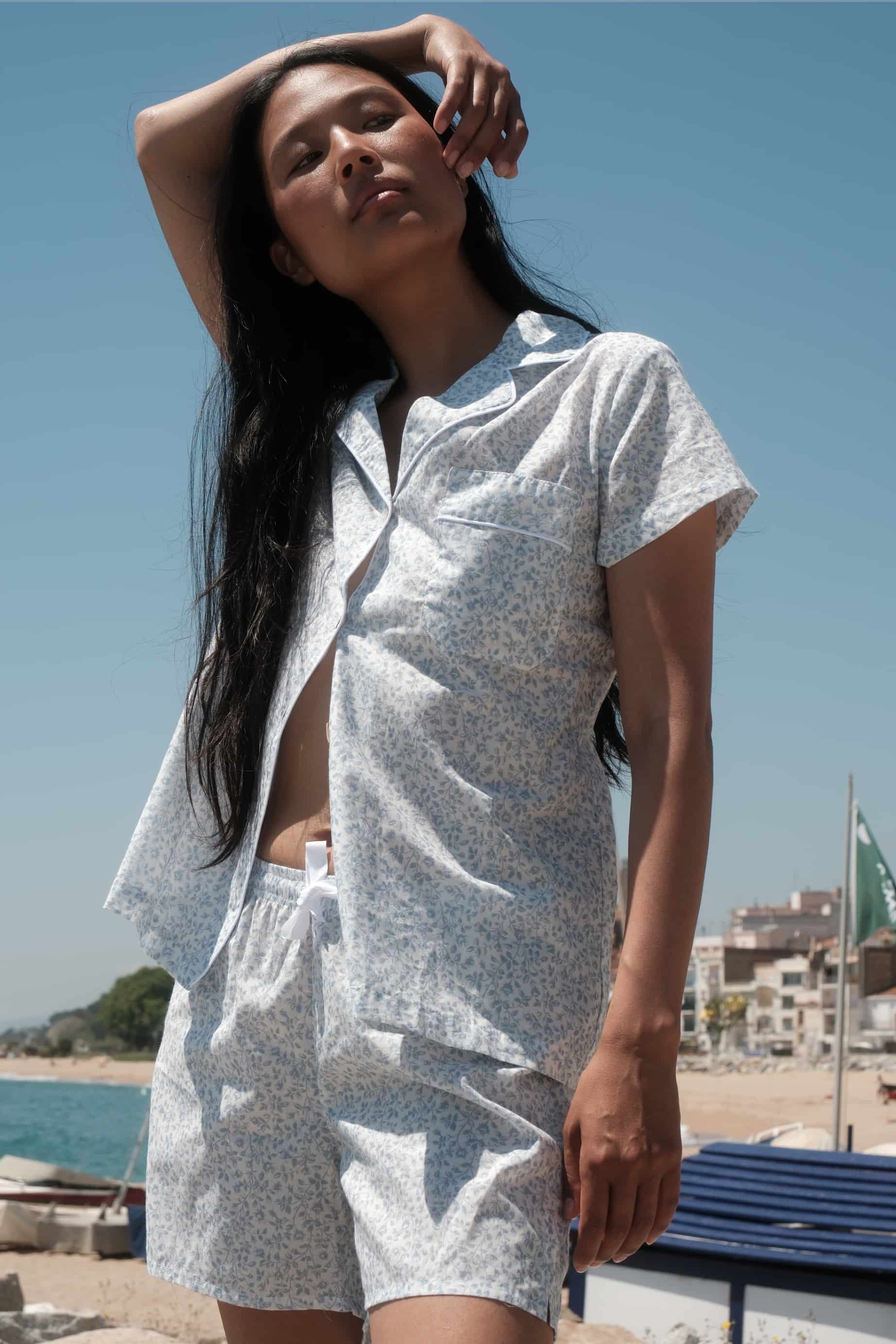 Pyjama Court à Fleurs Bleues