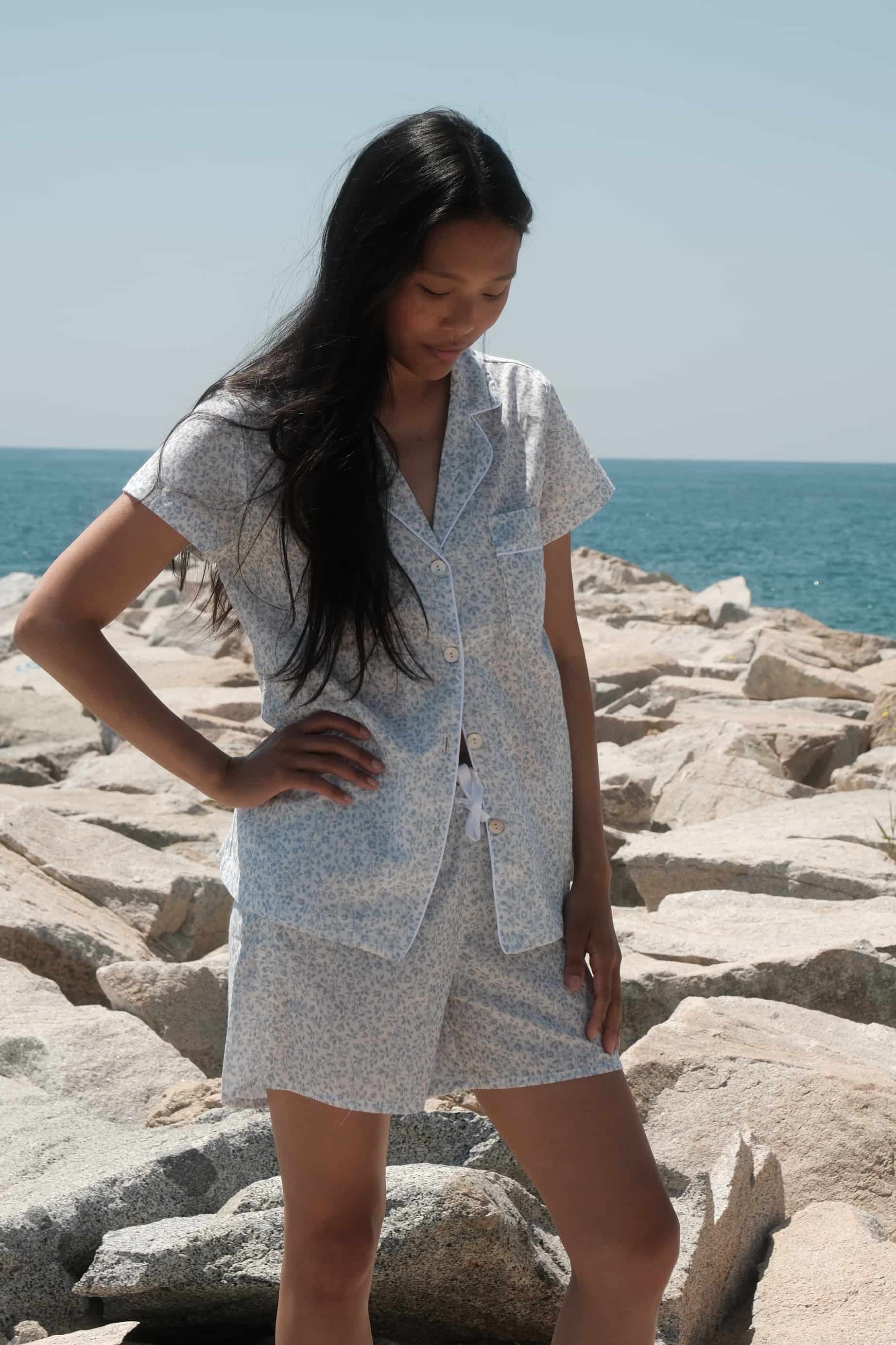 Pyjama Court à Fleurs Bleues