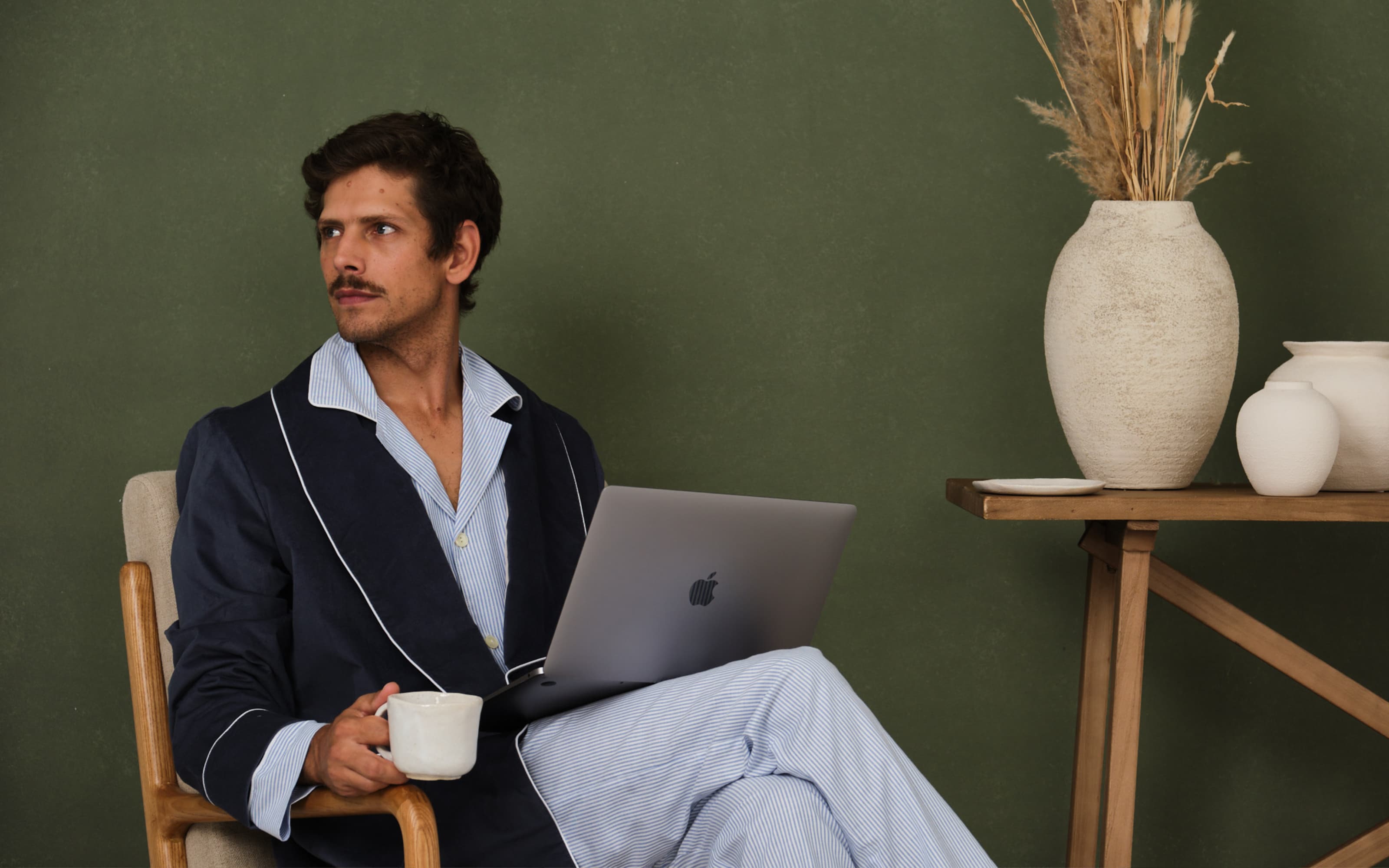 Hombre en casa con pijama de algodón – Vicky Bargalló