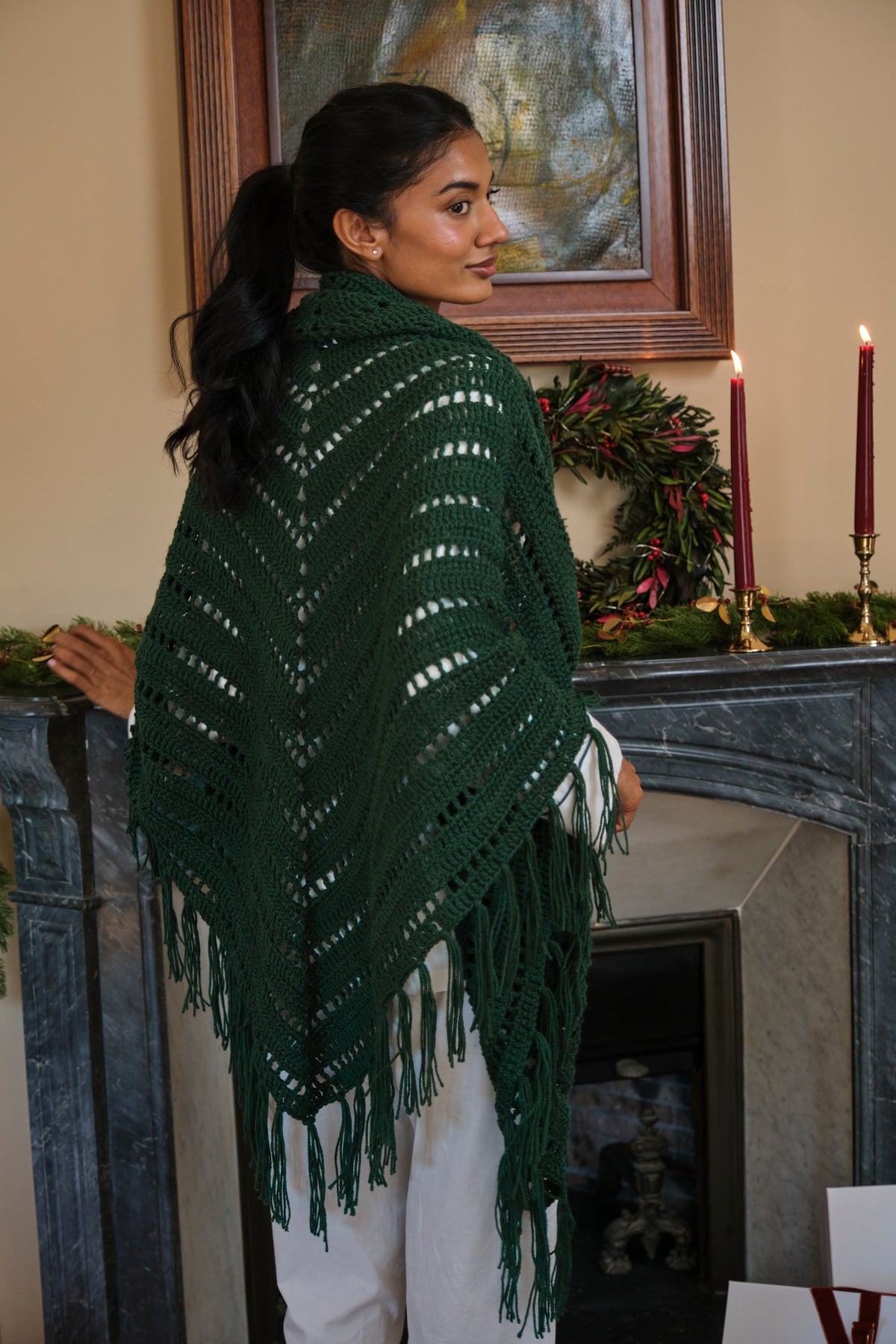 Chal de lana merino tejido a mano verde oscuro – foto 7